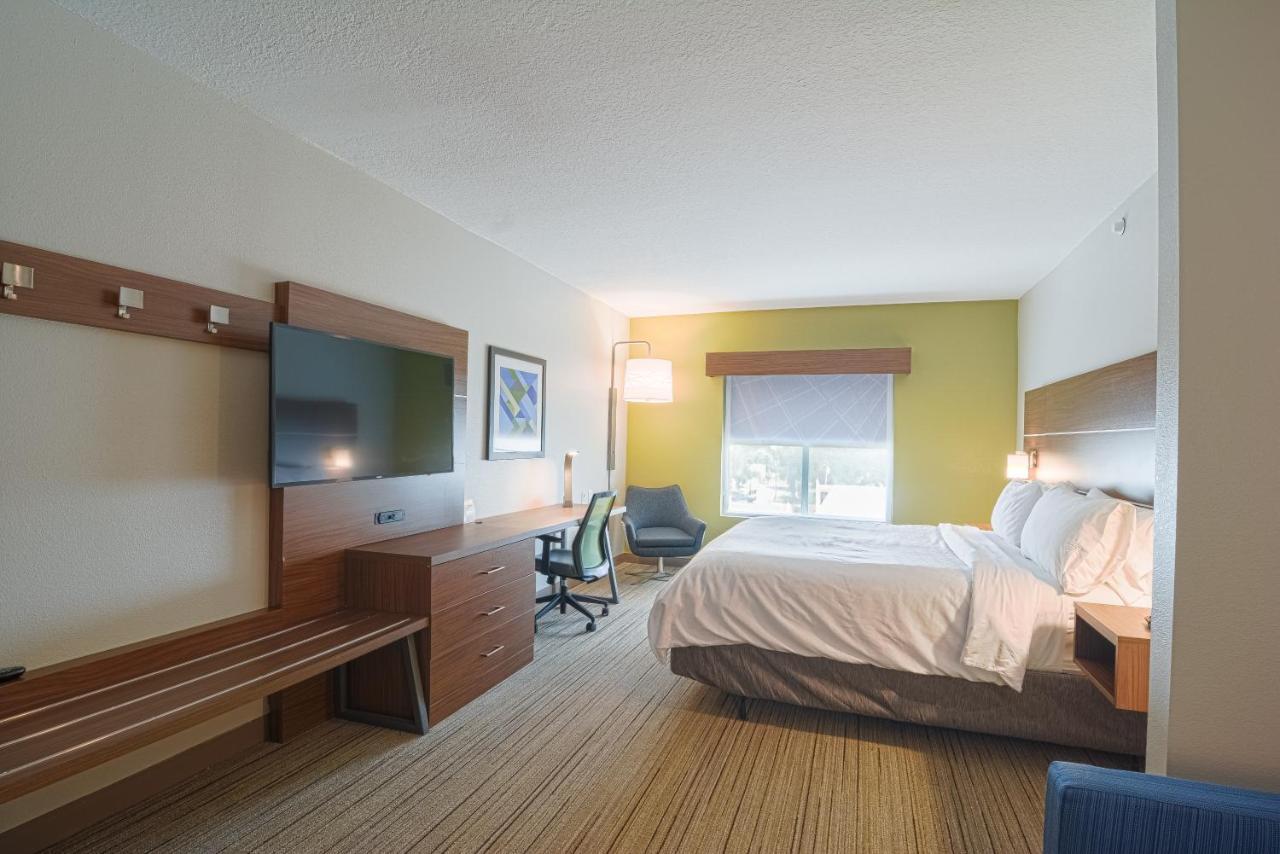 Holiday Inn Express Hotel & Suites Tampa-Usf-Busch Gardens By Ihg Ngoại thất bức ảnh