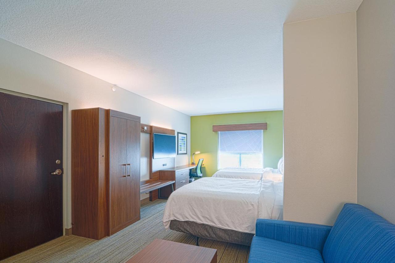 Holiday Inn Express Hotel & Suites Tampa-Usf-Busch Gardens By Ihg Ngoại thất bức ảnh