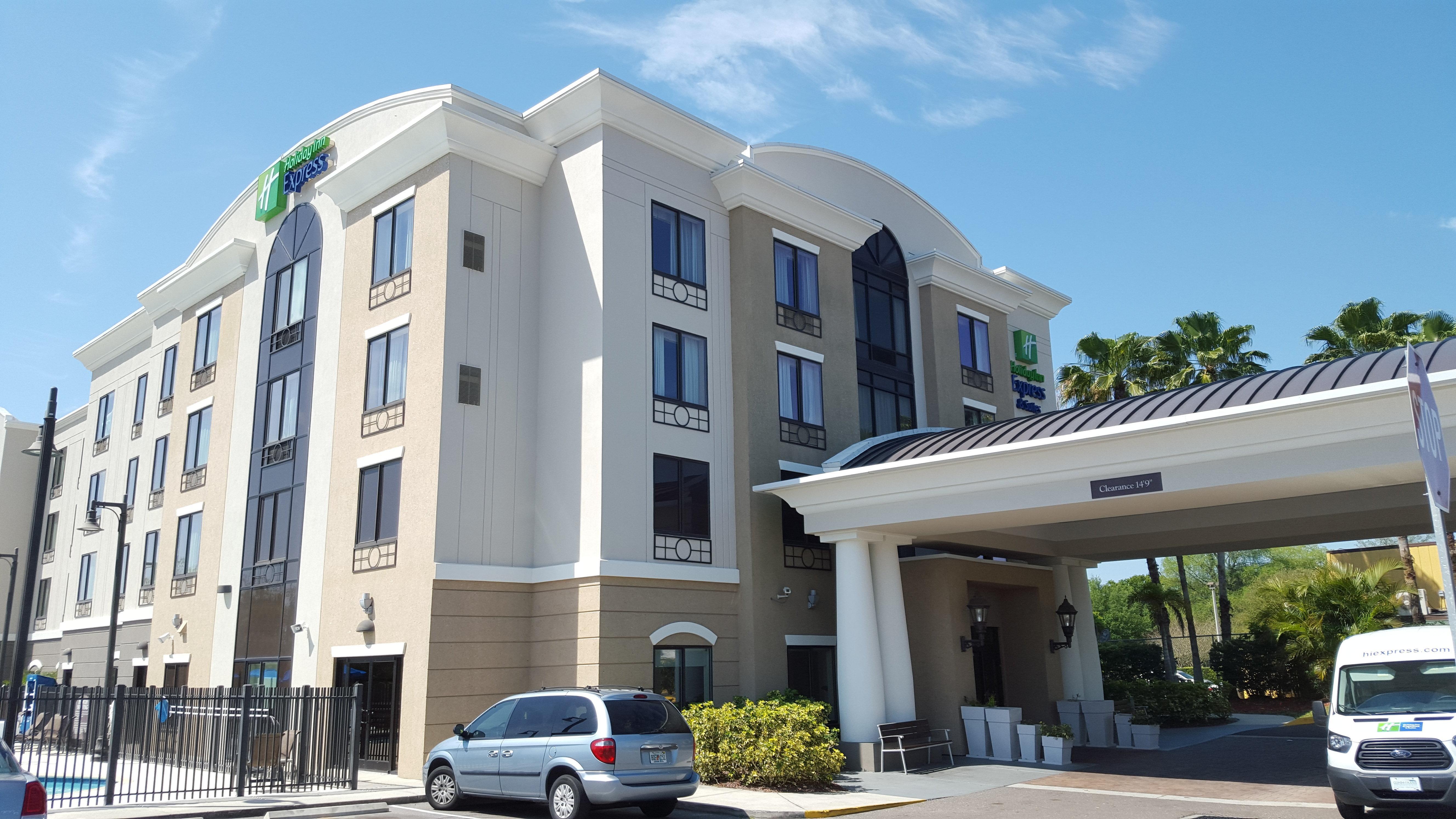 Holiday Inn Express Hotel & Suites Tampa-Usf-Busch Gardens By Ihg Ngoại thất bức ảnh