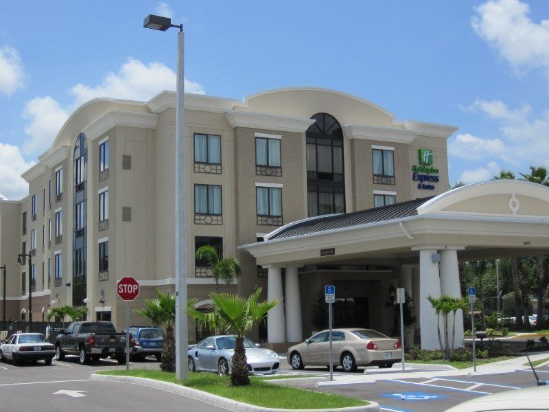 Holiday Inn Express Hotel & Suites Tampa-Usf-Busch Gardens By Ihg Ngoại thất bức ảnh